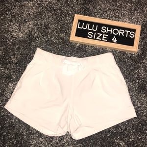 Lululemon size 4 Spring Breakaway Shorts